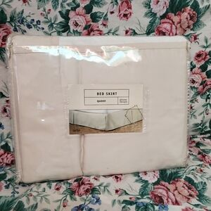 NWT Beautiful Vintage Queen Bedskirt by @Home Mervyns